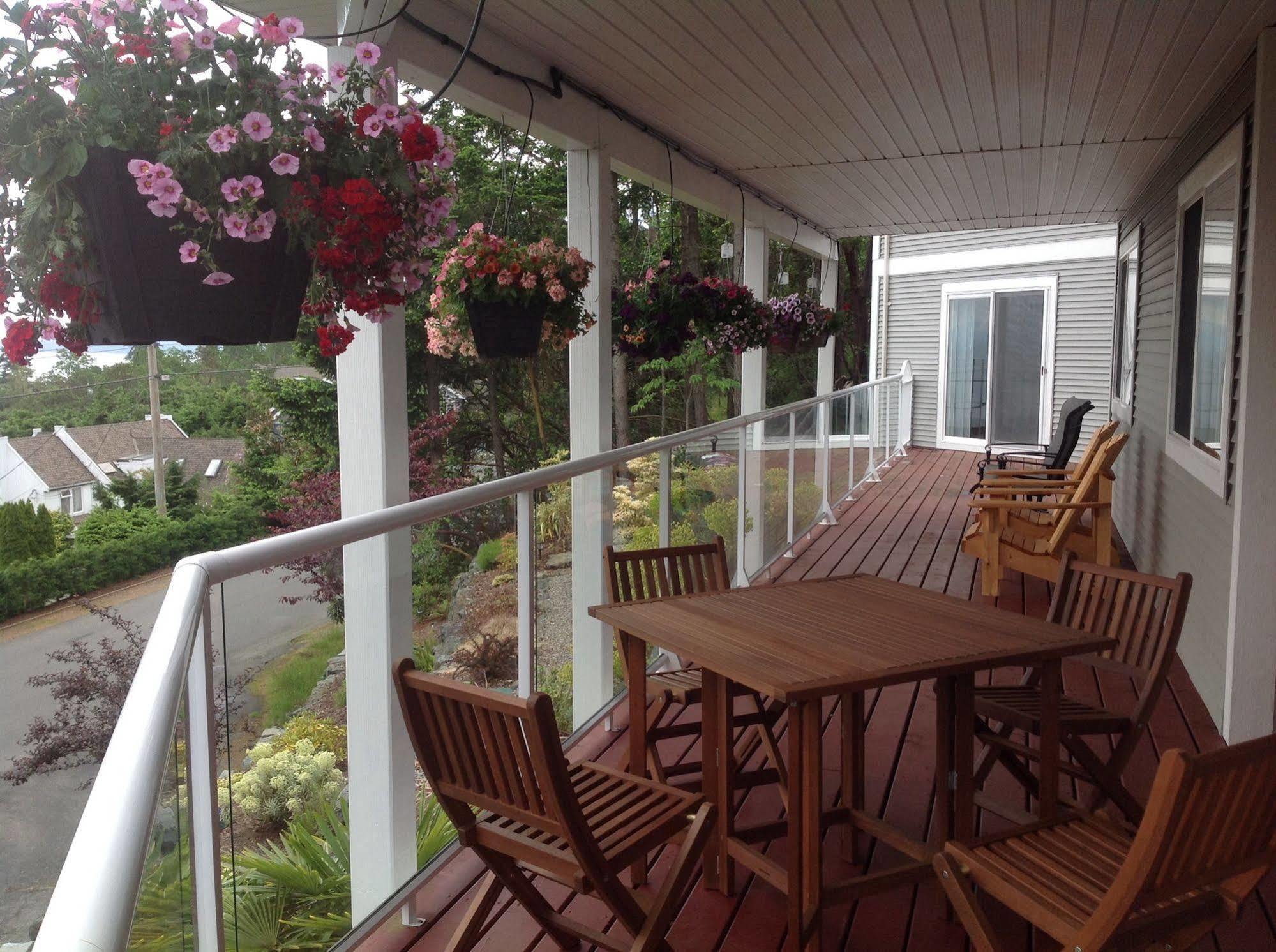 Nanaimo Ocean View Bed and Breakfast Buitenkant foto